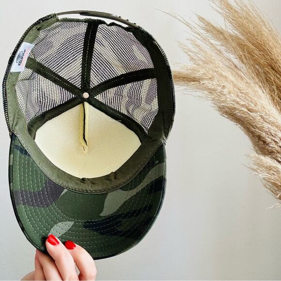 VINTAGE Y2K Green Black Camo Print Gold Glitter Bird Trucker Mesh Snap Back Hat - Picture 4 of 9